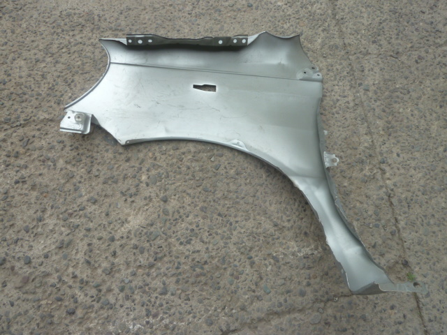 Tapabarro toyota yaris sport 2000 2005 copiloto daños - Imagen 3