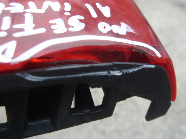 Foco portalon mazda cx3 2017 2022 trasero chofer original daño - Imagen 5