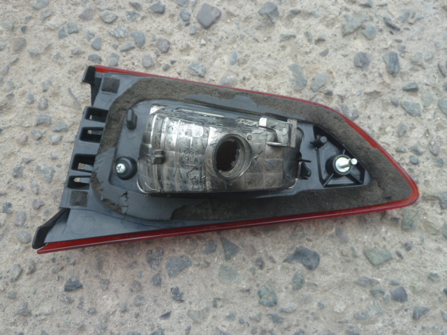 Foco portalon mazda cx3 2017 2022 trasero chofer original daño - Imagen 4