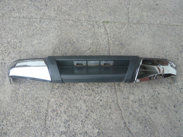 Parachoque nissan np300 2016 2018 2020 trasero daños - Imagen 4
