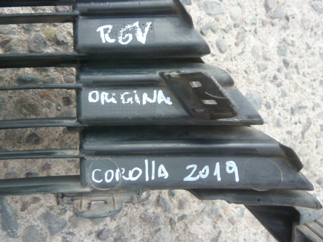 Rejilla parachoque toyota corolla 2019 daños - Imagen 5